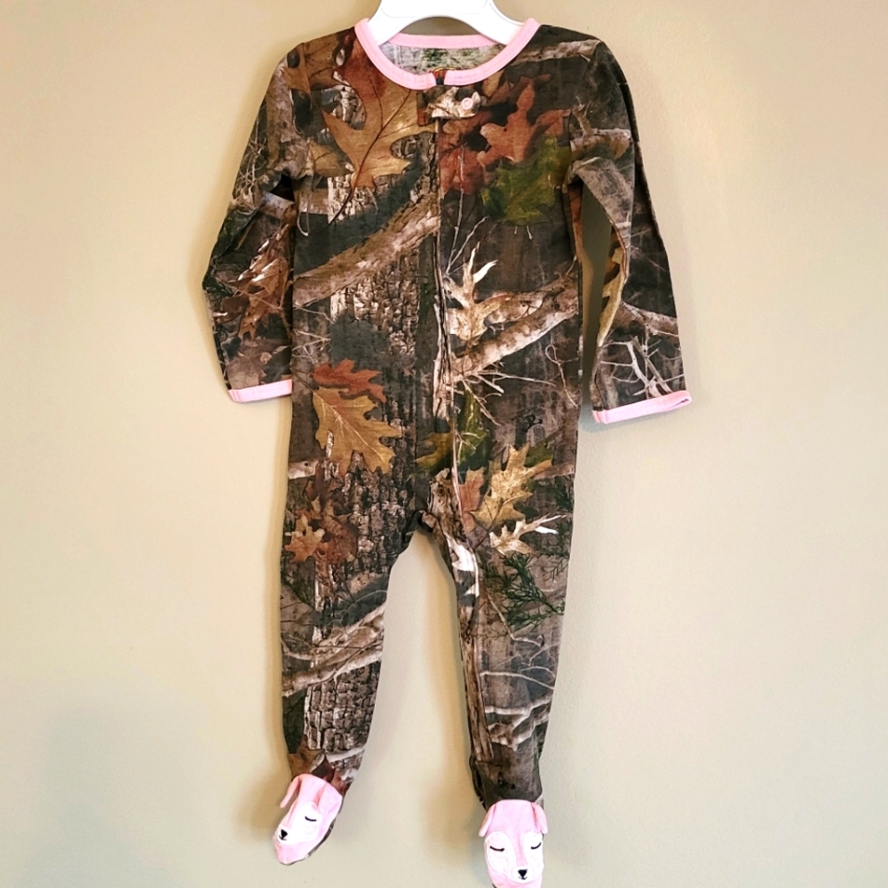Camo zip up footed sleeper/footie with pink trim